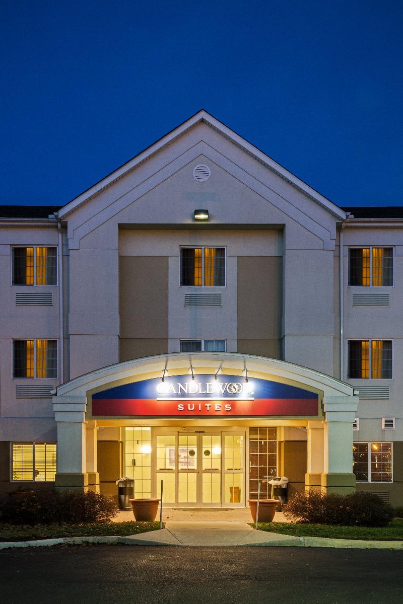 Candlewood Suites Windsor Locks, An Ihg Hotel Exterior photo